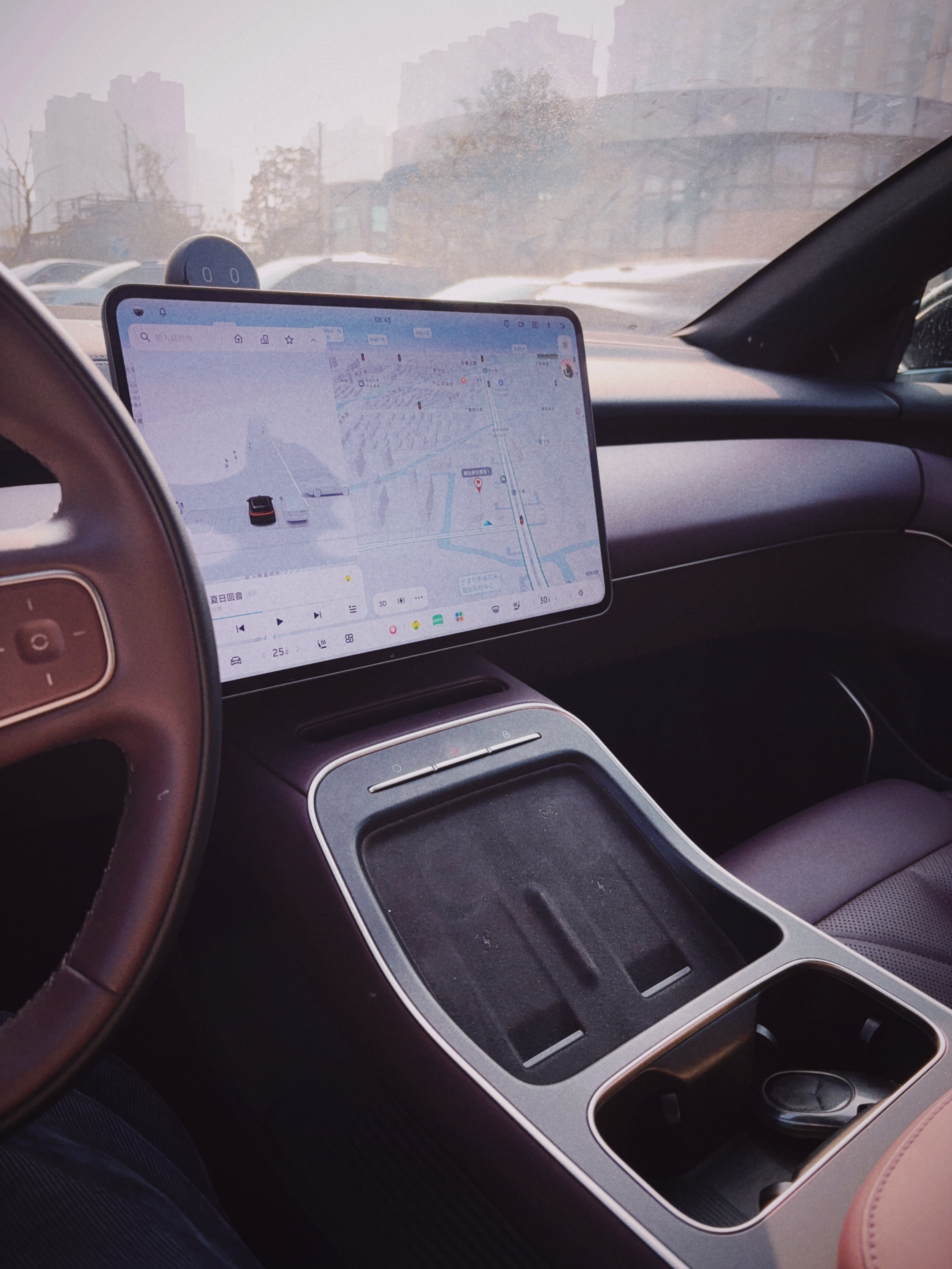 陪我过年的NOMI，横屏后的蔚来ET5T内饰在部分布局上更合理了。 