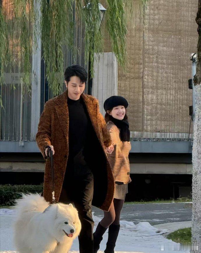 知道大家迫切的想看《恋人》，但是还没下证呢，等一个官方渠道通知吧 