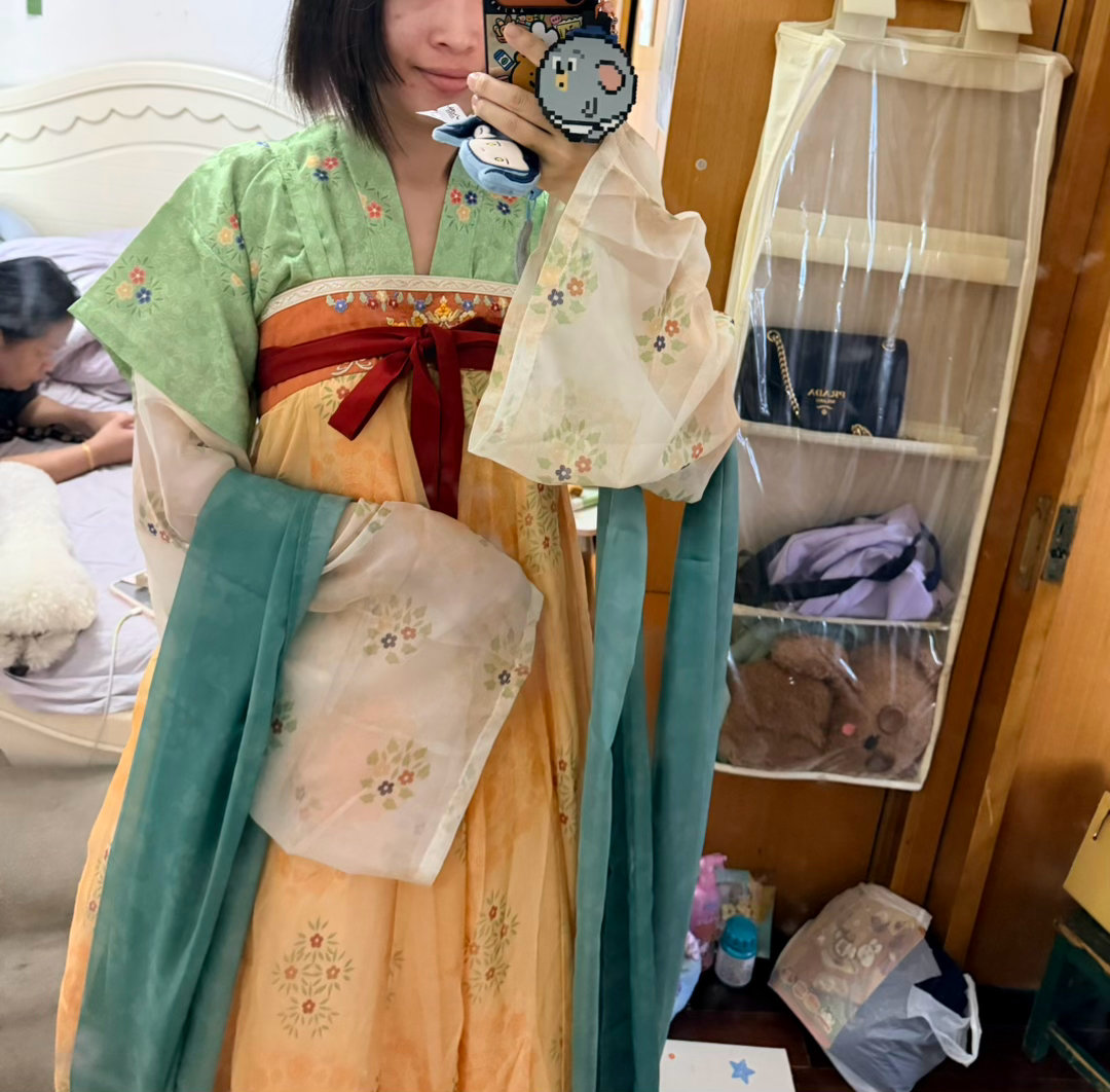 中秋国庆新装备[收到]小年糕咬我裙子玩咬了一个小时！直接逮捕 ​​​