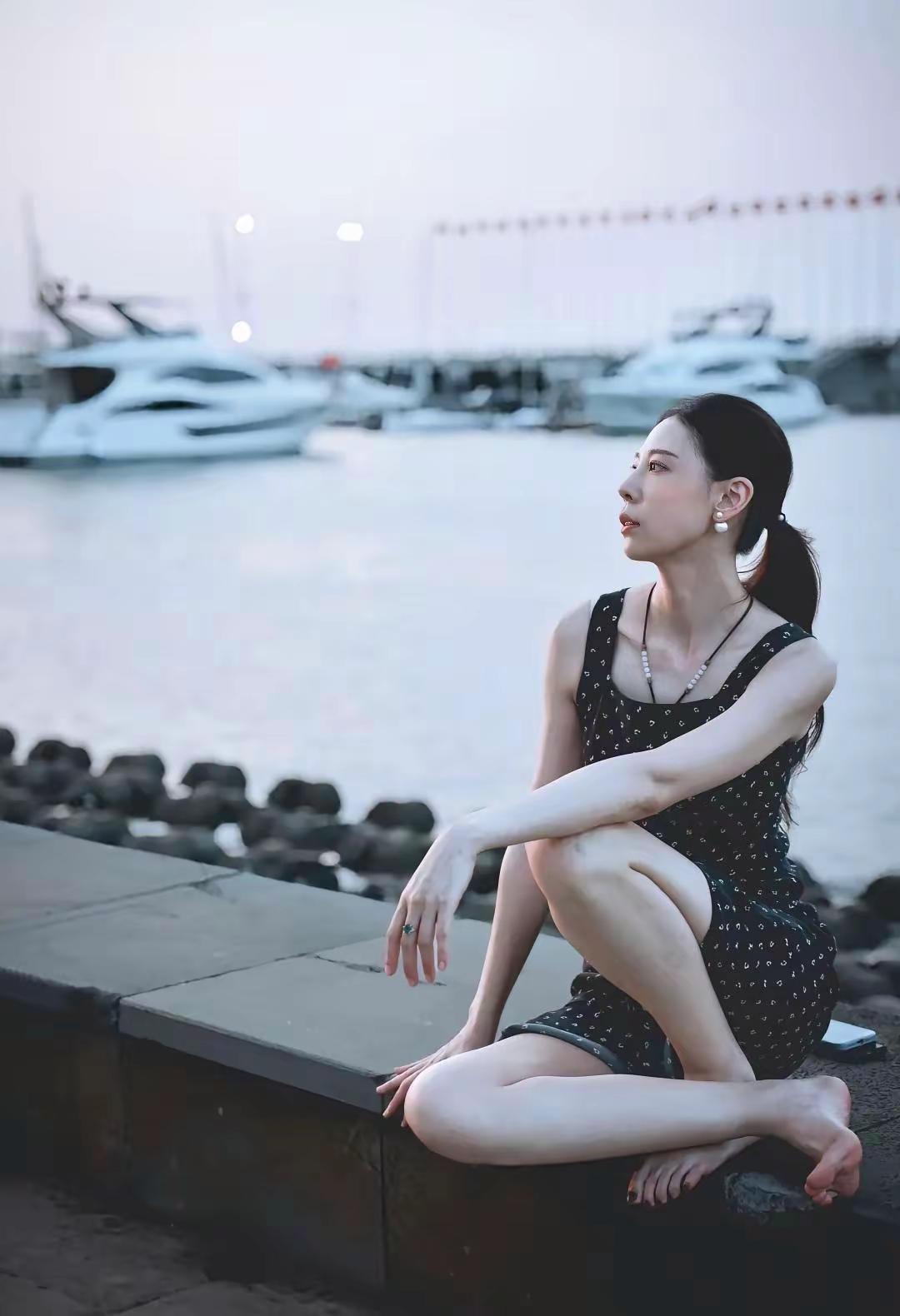 洪承畴在清初经略西南时，推行“以汉制汉、抚剿并用”策略。一方面重用降清明将（如吴