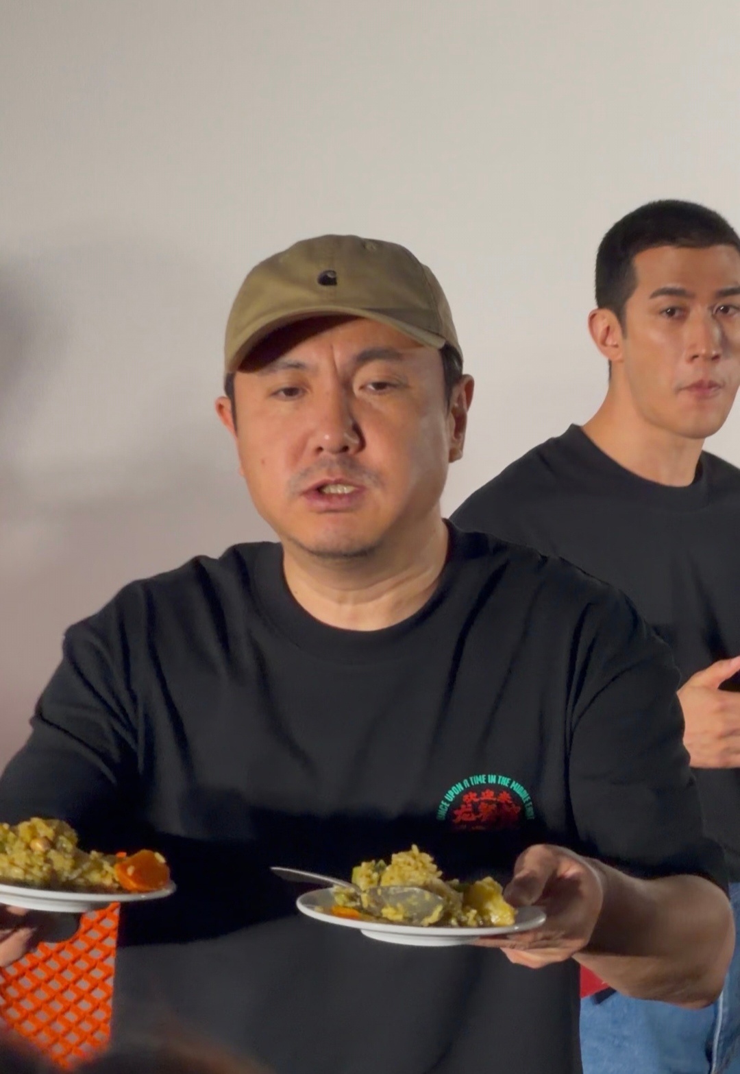 沈腾大馋老子一饭封神 腾哥在路演现场吃嗨了的样子让我相信他真的会为了这碗饭多演两