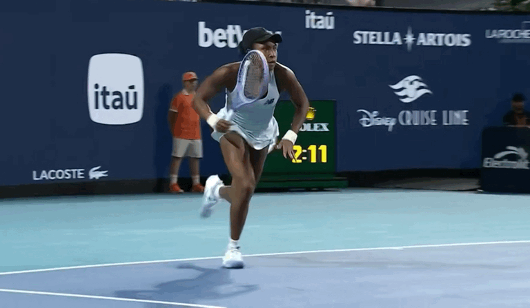 迈阿密1/4决赛，著名田径网球选手高芙三盘仅5次双误，6-3/1-6/6-3力克