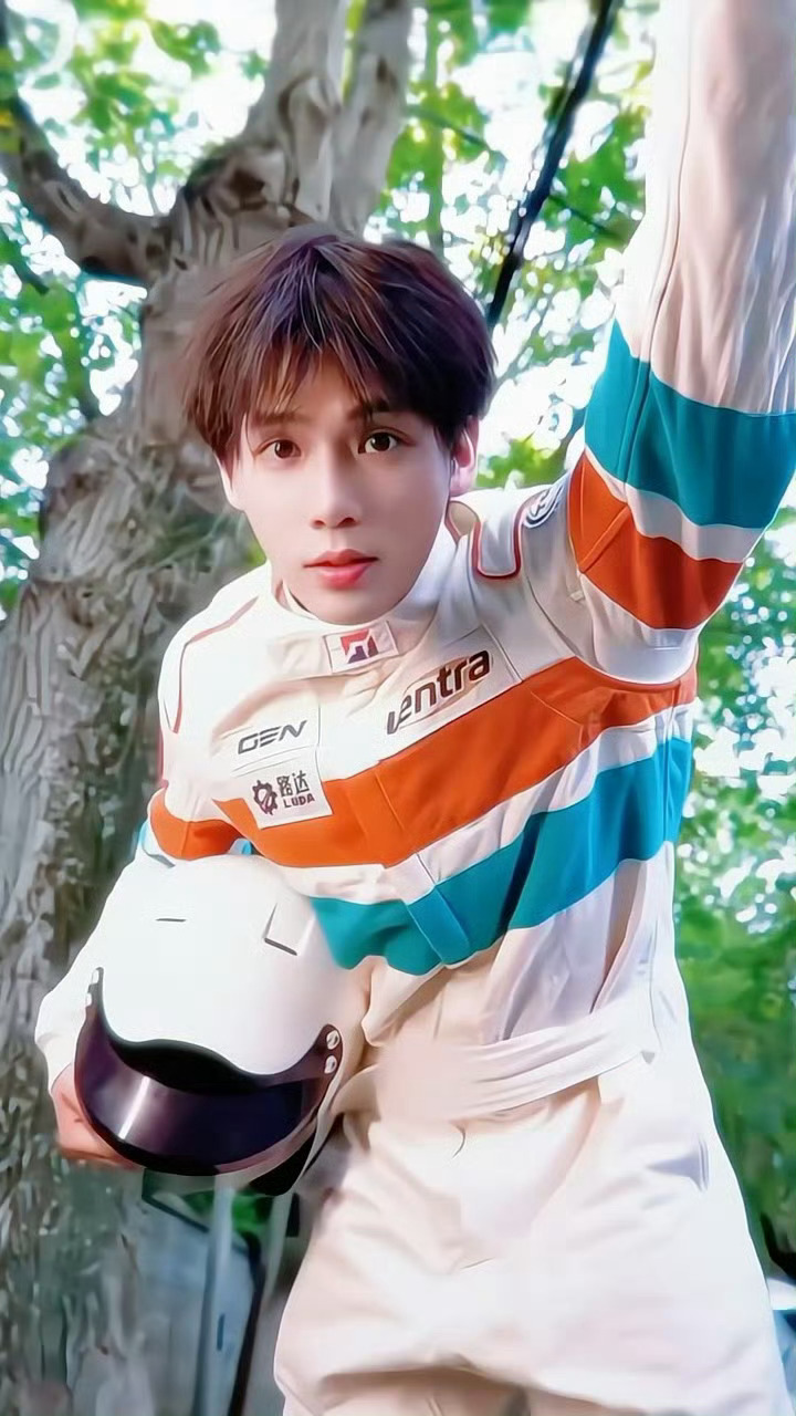 飞驰人生3范丞丞 王安宇  好帅的两个赛车手啊 