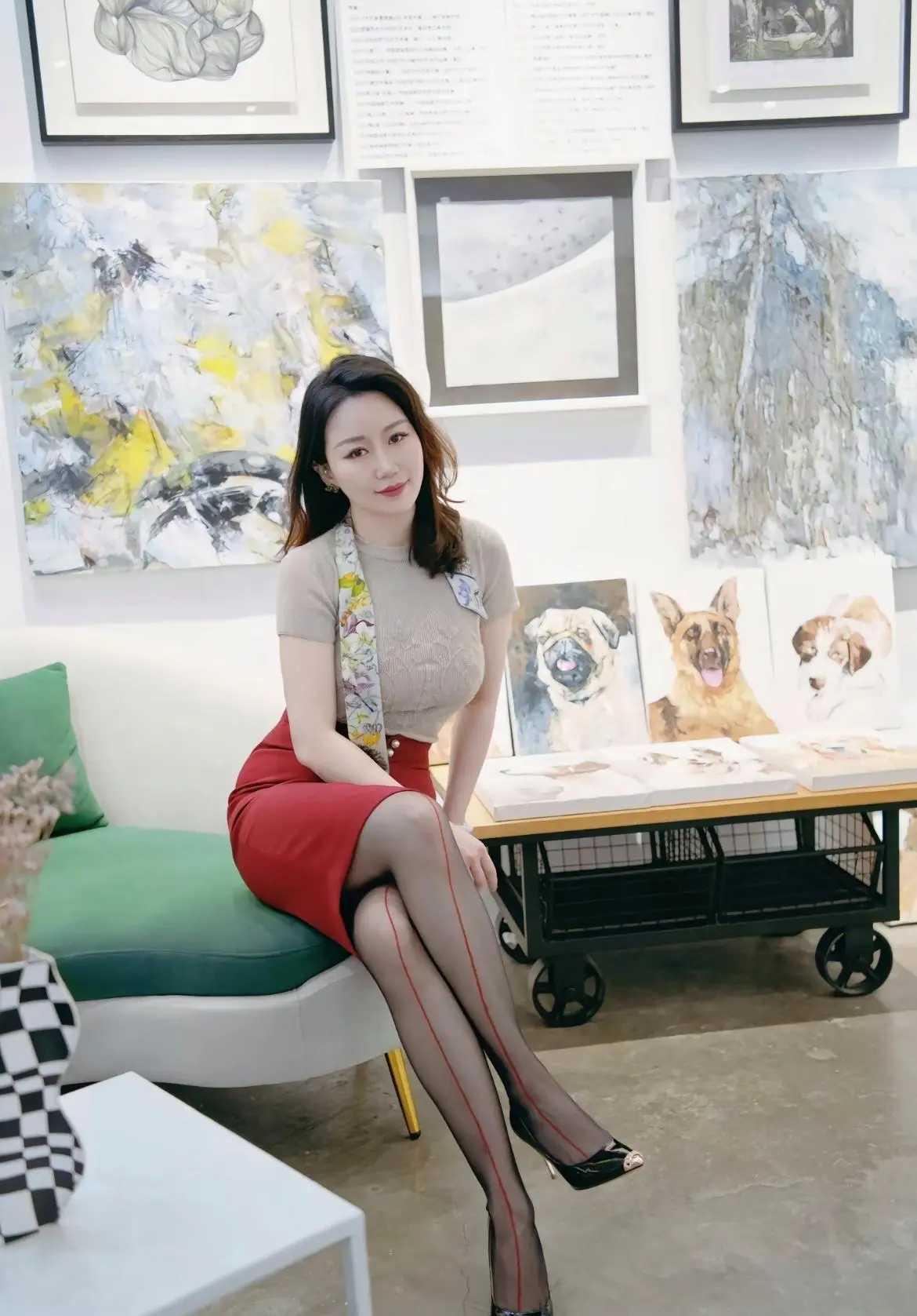 【励志职场|单身母亲林雅逆袭职场，年薪百万担当CEO特助】近日，一位来自湖南小城