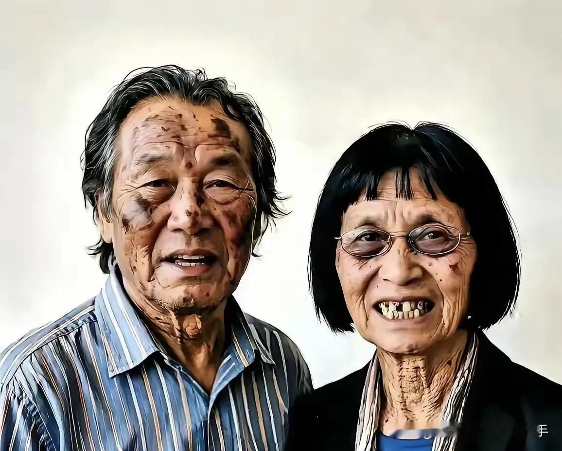 闹了许久的美院作品丑化事件，官方处罚结果落地。
丁荭、刘翔鹏都被问责，处罚轻重不