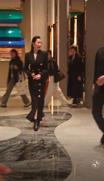 气质女人这一块儿/.