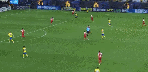 亚冠赛场惊现国际大笑话！[笑哭]马宁真敢判点，C罗真敢不要，难道都是皮球的错？[