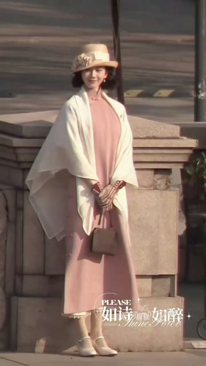 有美人兮见之不忘。刘诗诗千里江山图路透美得惊人。