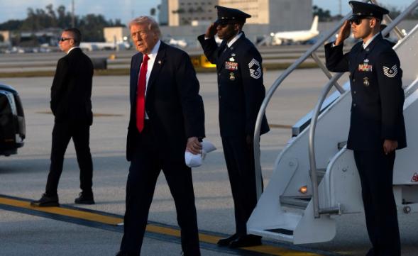 伊朗战争进入第二周，现在最难受的很可能就是特朗普，他正面临日益增长的压力，他需要