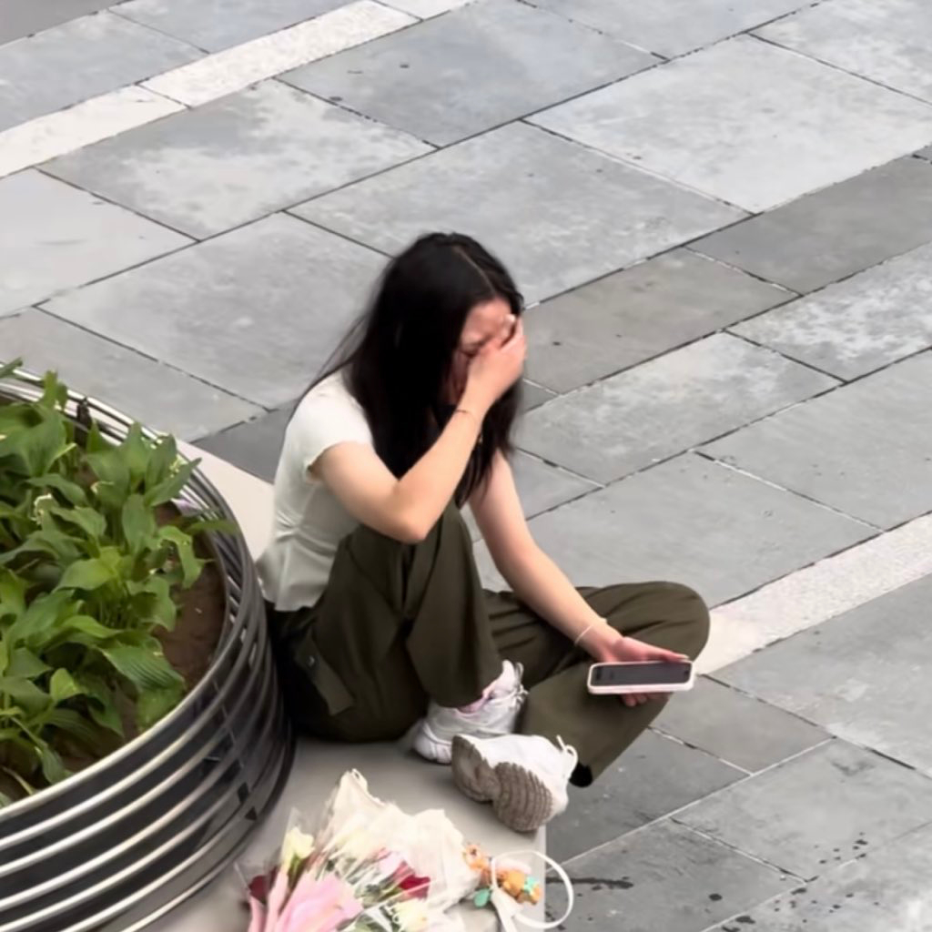 不管是在现实中还是在网上，每当看到这种场面，都会有一种情不自禁的恶心感，更有甚者