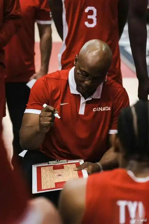 广州的开局用“反客为主”已经形容不下了，首节27:13。打到现在行将第二节中段，