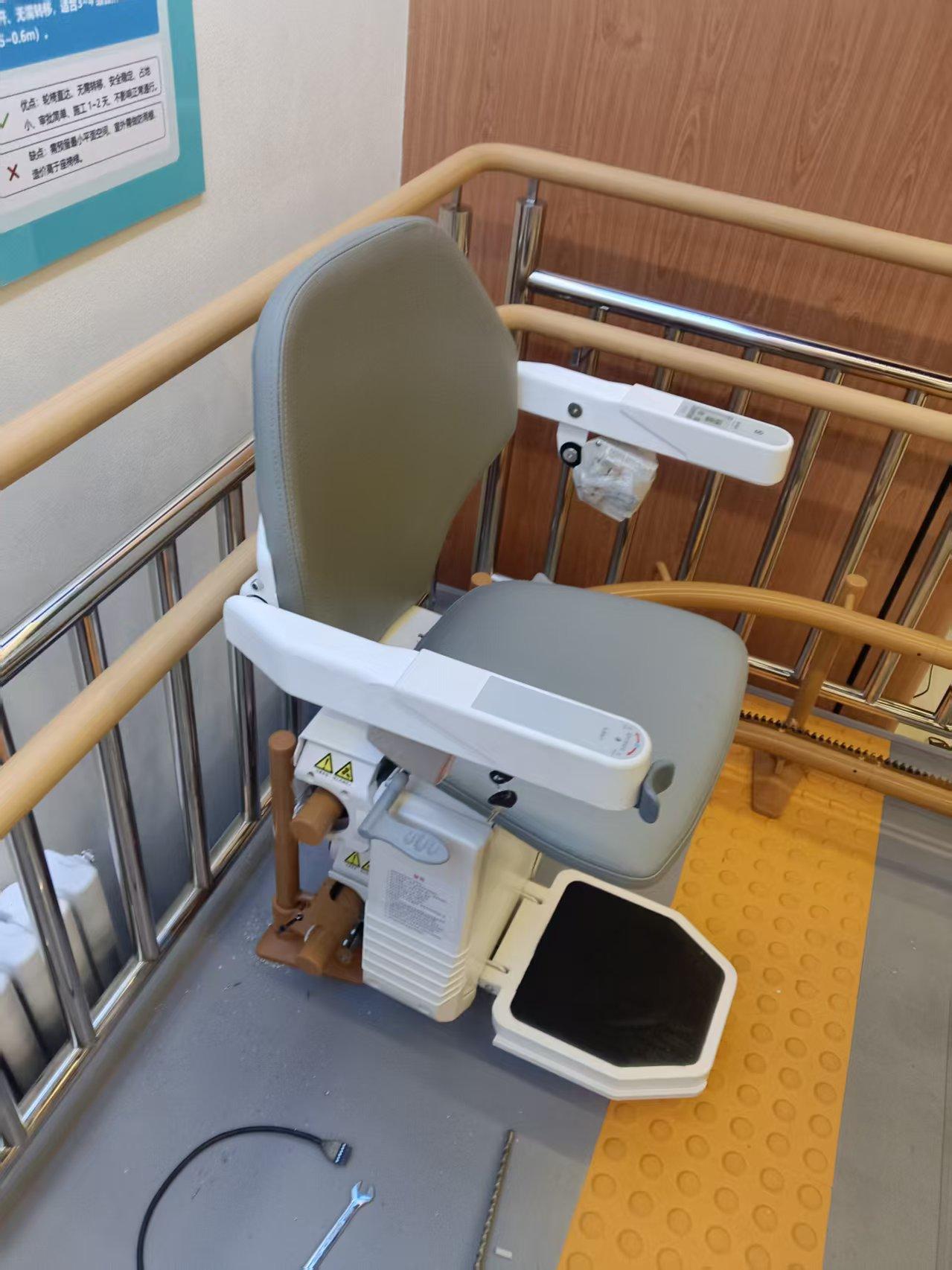 养老之思：从农村到城市的温暖回响
在这个快节奏的时代，养老问题如同一座沉重的大山