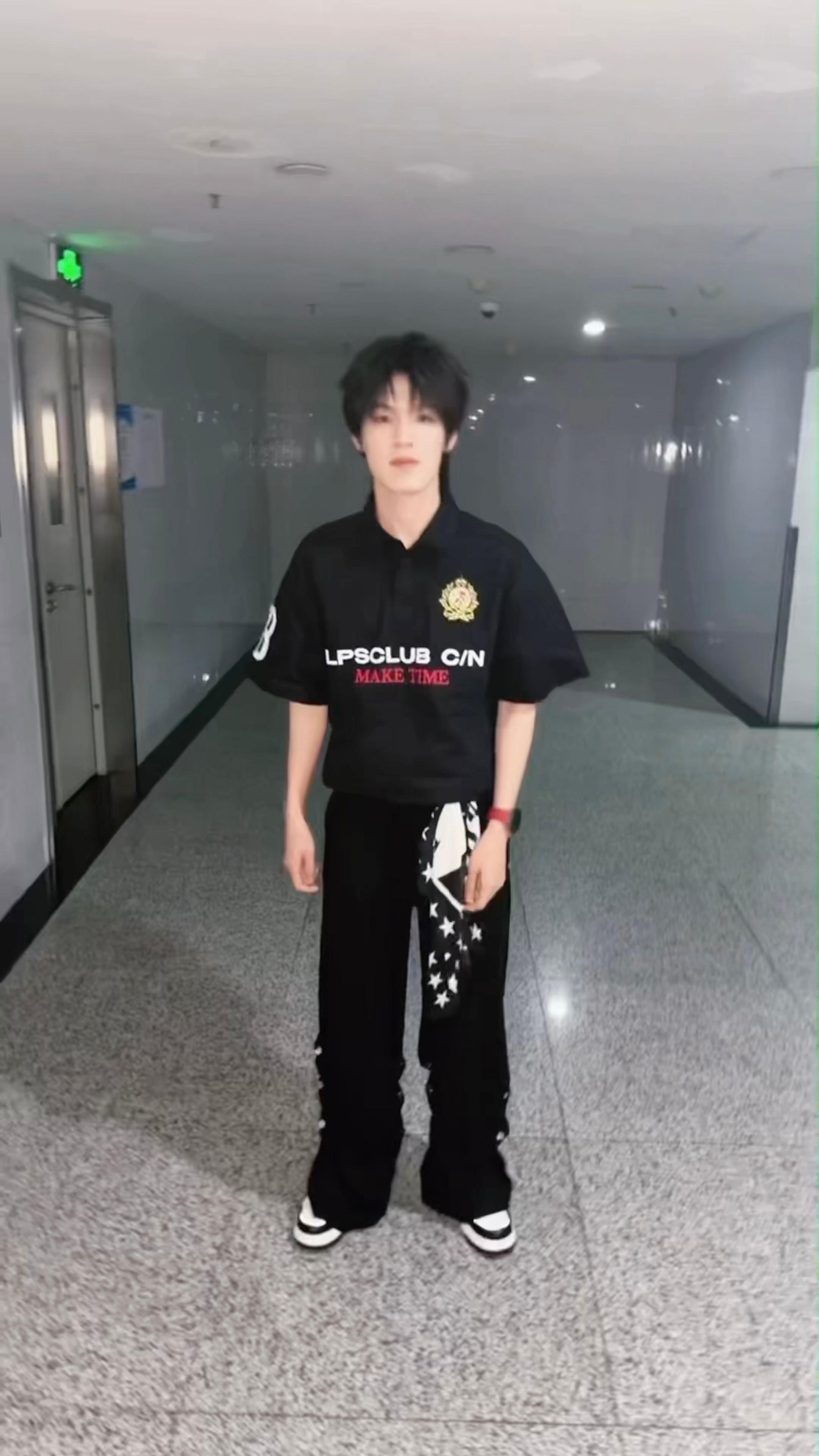 张泽禹这个妆造会有后续的吧 
