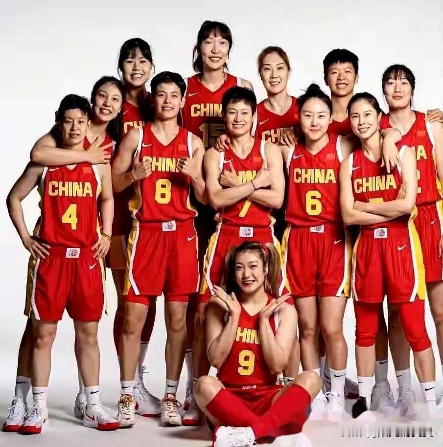 中国篮球应该觉醒了。
现在的中国男篮和中国女篮，无论参加哪一级别的比赛，感觉到 