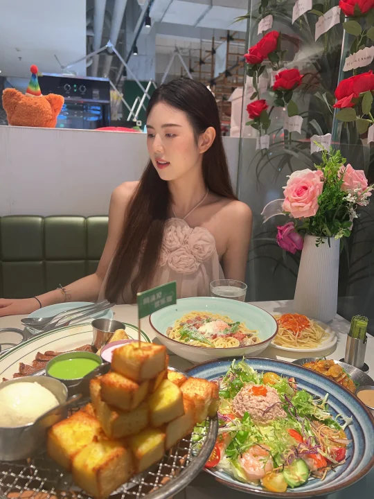 忙里偷闲小聚一下