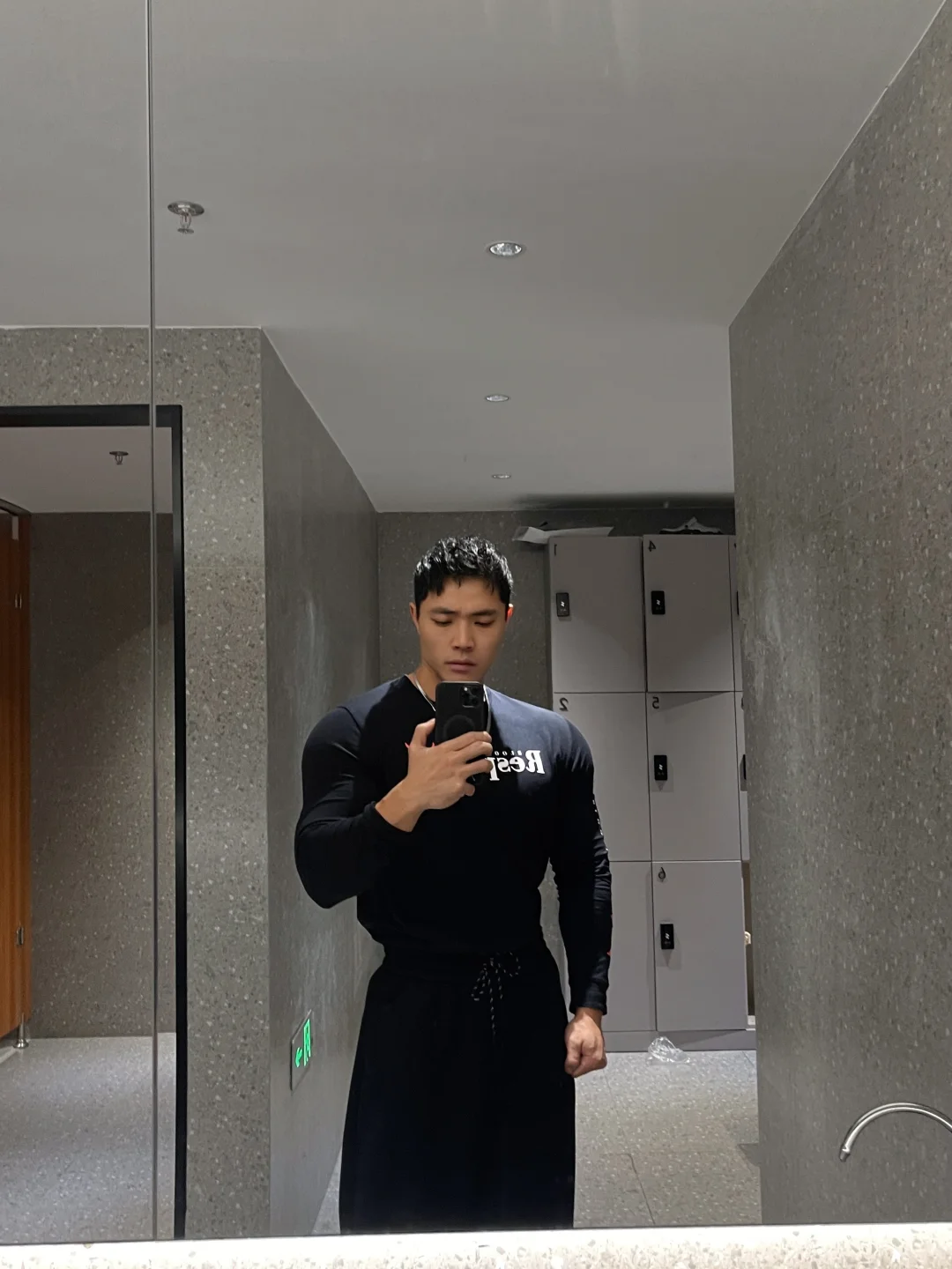 黑色显瘦 有没有黑色脸罩