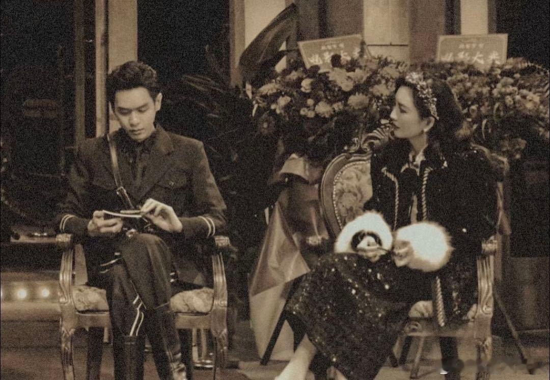 大侦探民国风宣传片 一秒穿越回民国时代！众人精致的服化道～仪式感氛围感通通拉满！