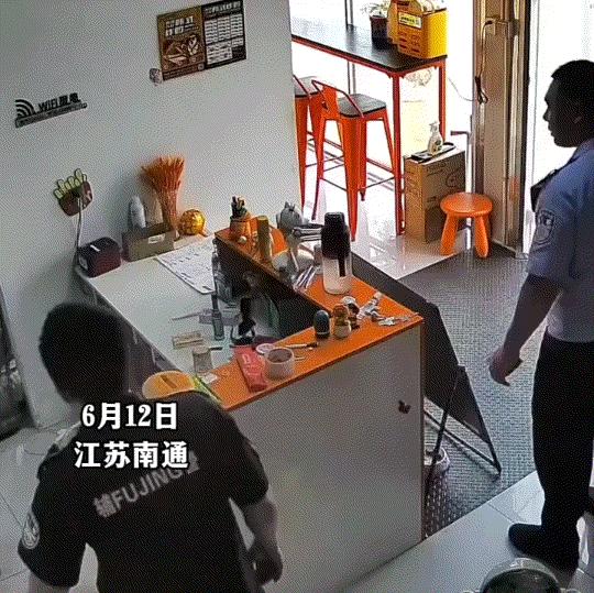 “最离谱的失窃现场！”事情发生在江苏南通，今年早些时候，当地民警成功抓获一名偷窃