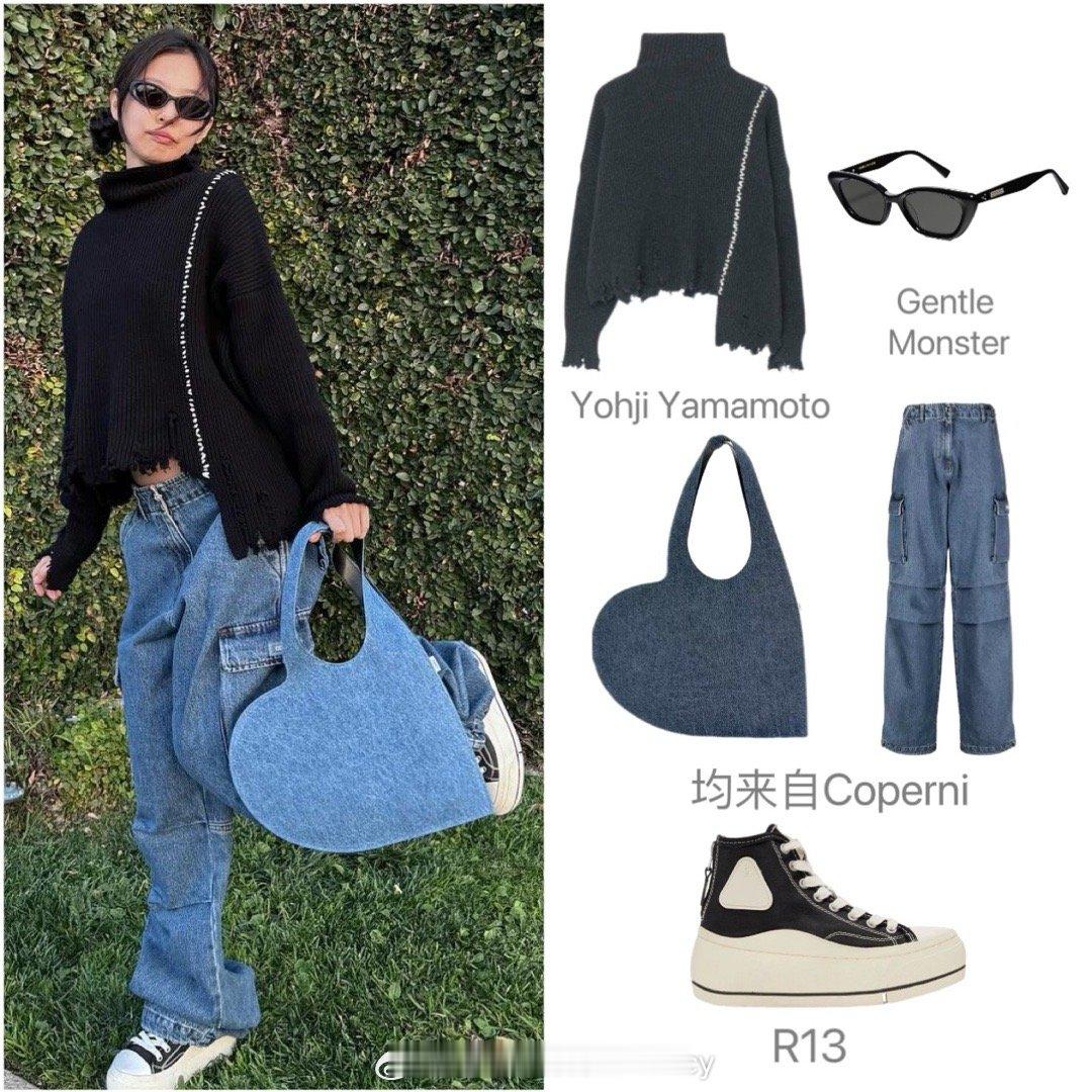 Jennie金智妮ins晒照，双麻花辫搭配黑色毛衣和蓝色牛仔裤，踩双高帮运动鞋，