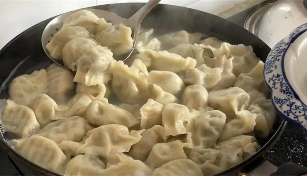 你老家冬至有啥特别习俗我的老家在广东，冬至的习俗满是岭南风情与热闹烟火气。这一天