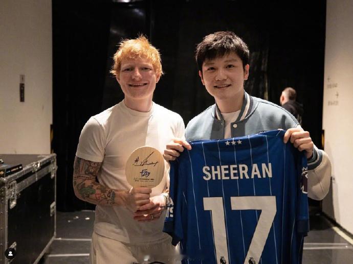 26日晚，英国男歌手艾德·希兰（Ed Sheeran，昵称“黄老板”）发布了一段