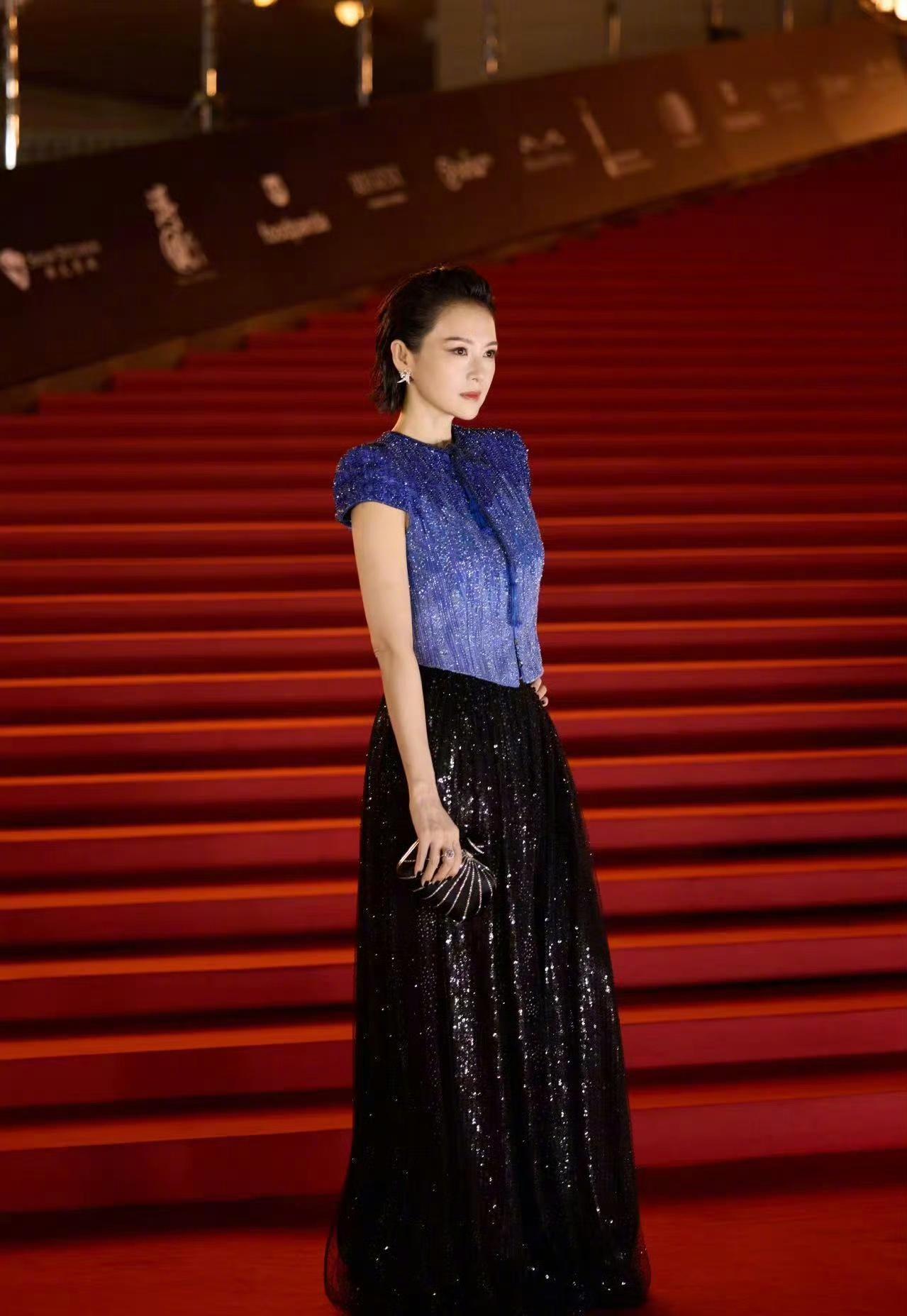 章子怡状态回春压轴金像奖红毯，太美了。

虽然最终没有得奖，但章子怡这次大大方方