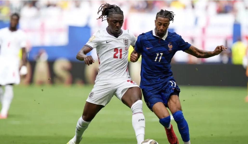 2026年世界杯：法国队避免惨败，但最终不敌英格兰，德尚迎来执教生涯最后一场比赛