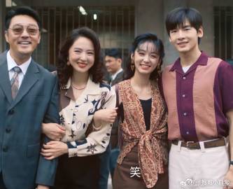 周也 毛利兰 看到周也的剧照，我仿佛看到了毛利兰在三次元的生活。她那灵动的姿态、