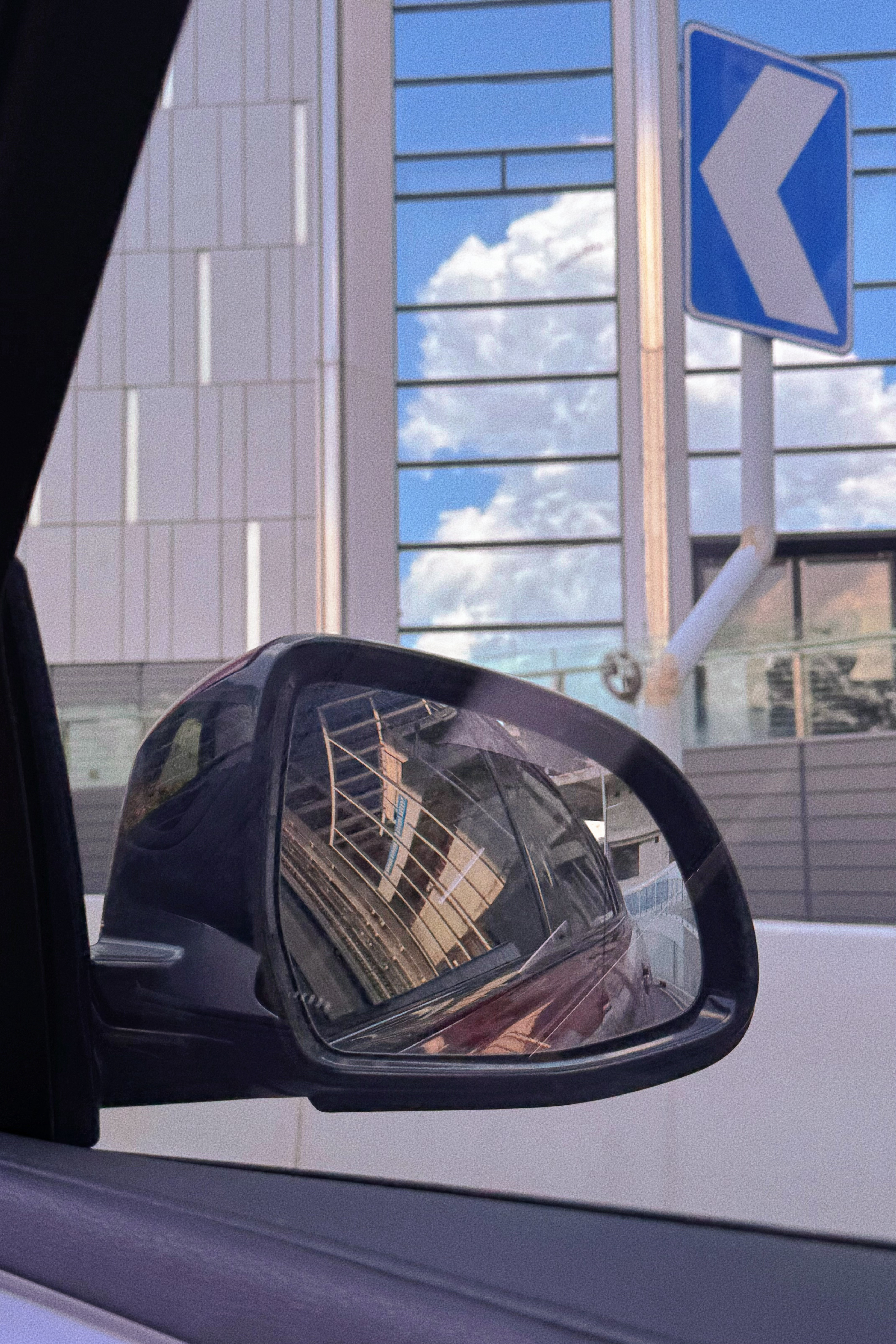 当我看到云朵洒在玻璃上（白天的云和黄昏的云虽然不说话 但是我的手机会记录下 ​​