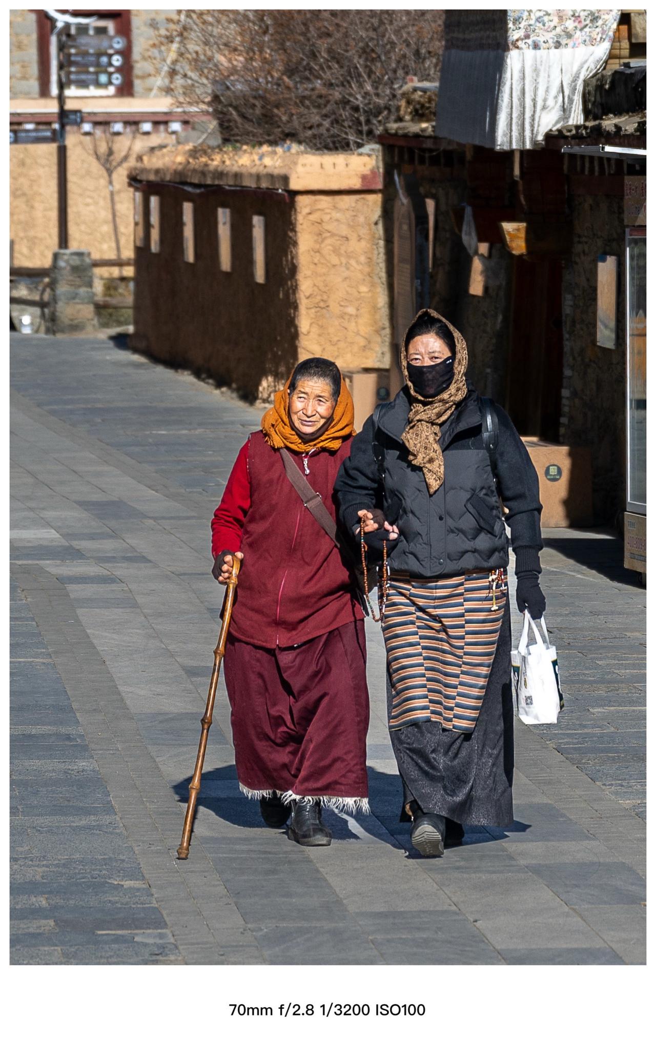 天空之城的扫街摄影…旅行推荐官 理塘 川西美景 带你看世界