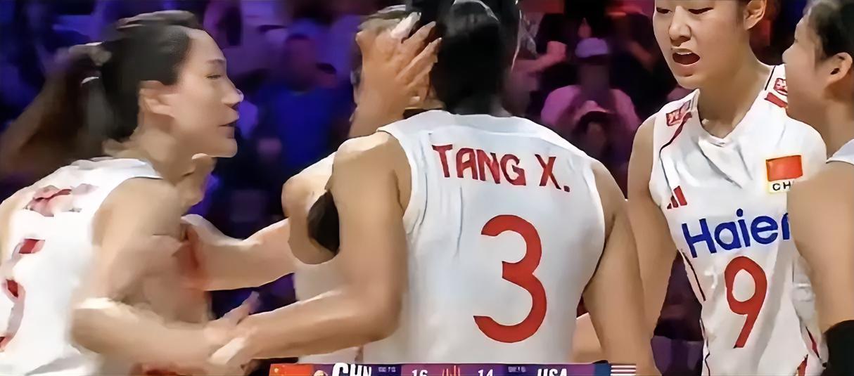 中国女排老将刁琳宇真是愈老弥坚！在今日中国女排3：2逆转美国女排的比赛中，老将刁