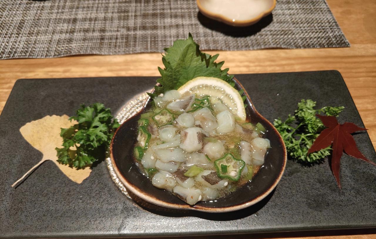 前天下午就琢磨找家日料去喝几杯扎啤，一下子想起有家日料店好几年没有去了，去过的店