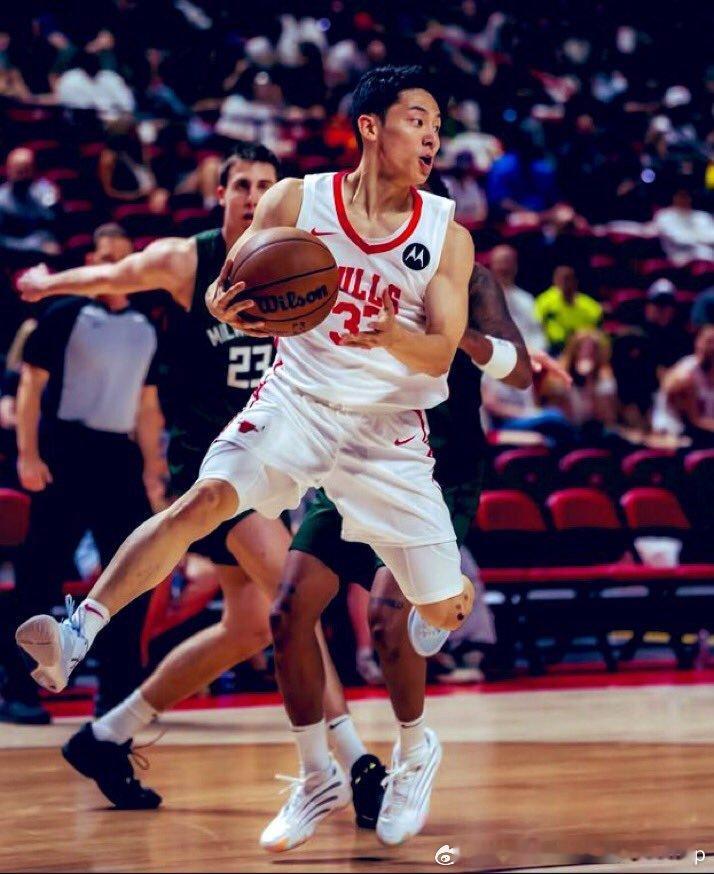 河村勇辉代表G联赛风城公牛出战36分钟拿下25分2板13助河村勇辉NBA亚洲篮球