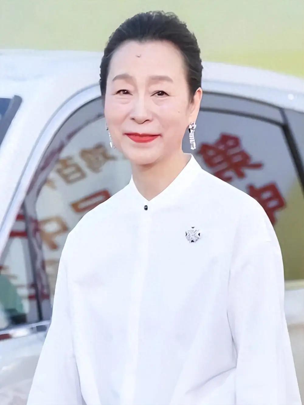 隐忍31年彻底翻盘！被骂抛妻弃子、婚内出轨，周野芒终于洗清所有冤屈。周野芒去美国