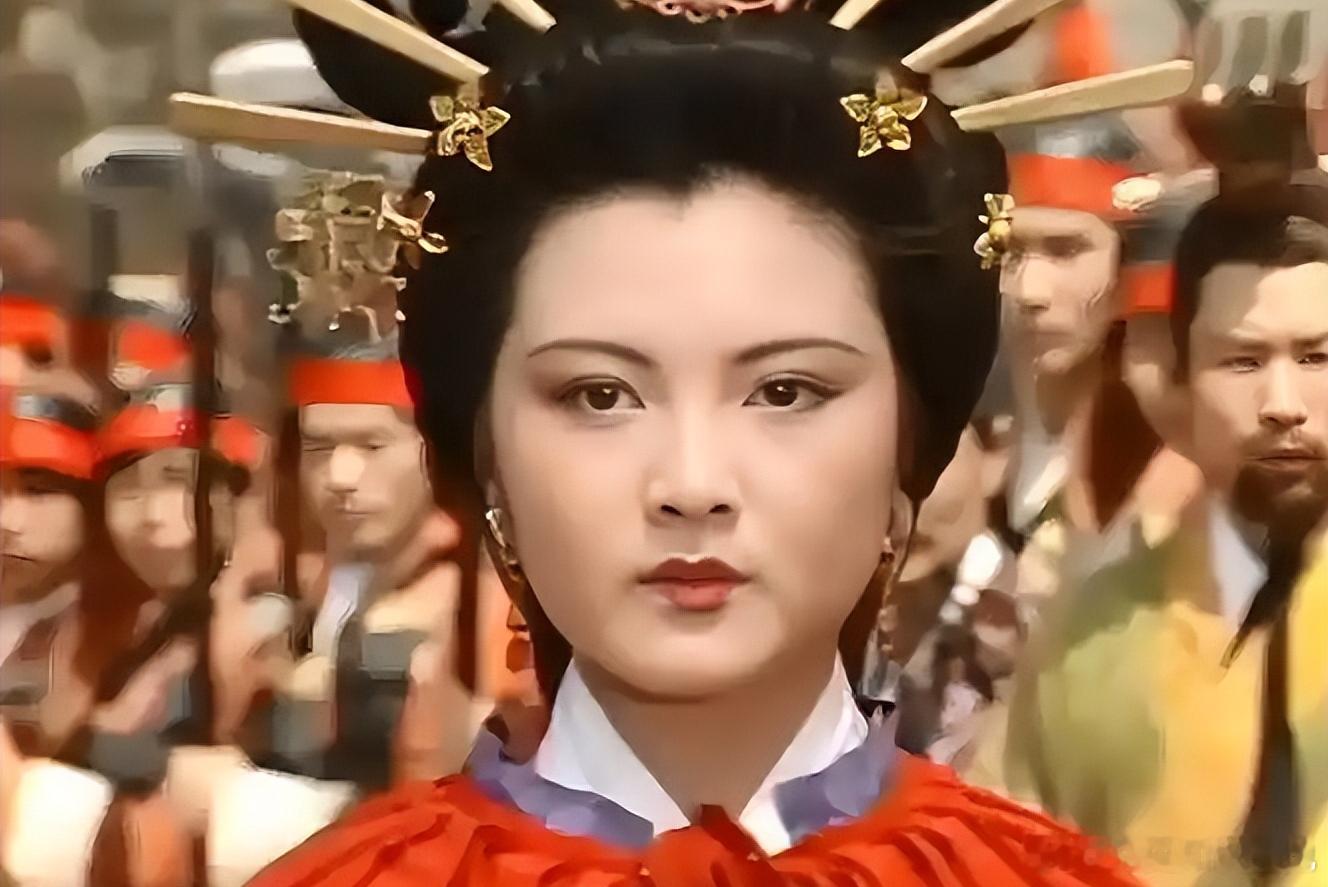 21 岁那年，呼韩邪单于离世。依照匈奴的规矩，身为 “母亲” 的王昭君，要嫁给继