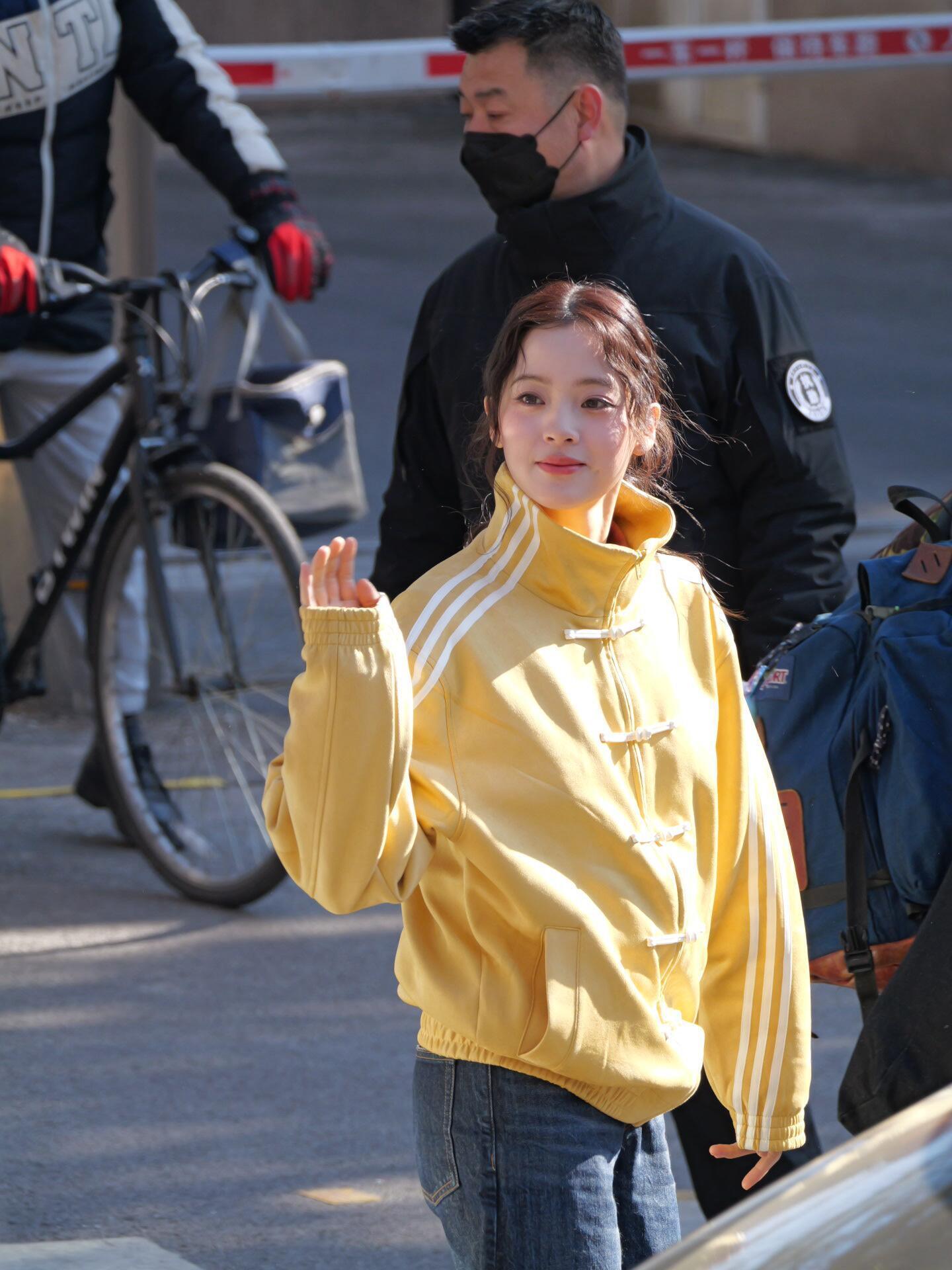 欧阳娜娜四次春晚联排私服穿搭美呆啦！🎇 