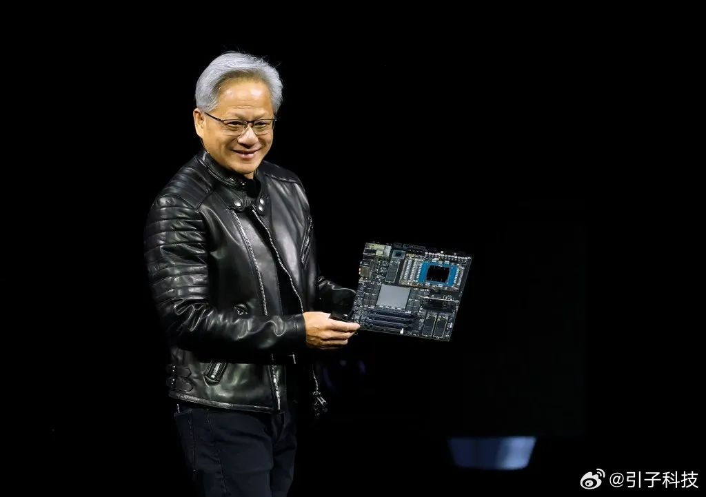 【黄仁勋称AI冲击白领蓝领】3月25日消息，据商业内幕今日报道，英伟达首席执行官