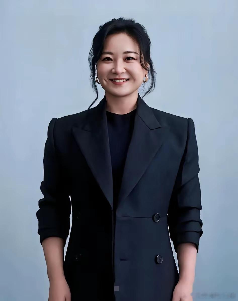 终于知道贾玲为什么到现在还不结婚了，不是因为没人喜欢，其中最大的原因是贾玲头脑太