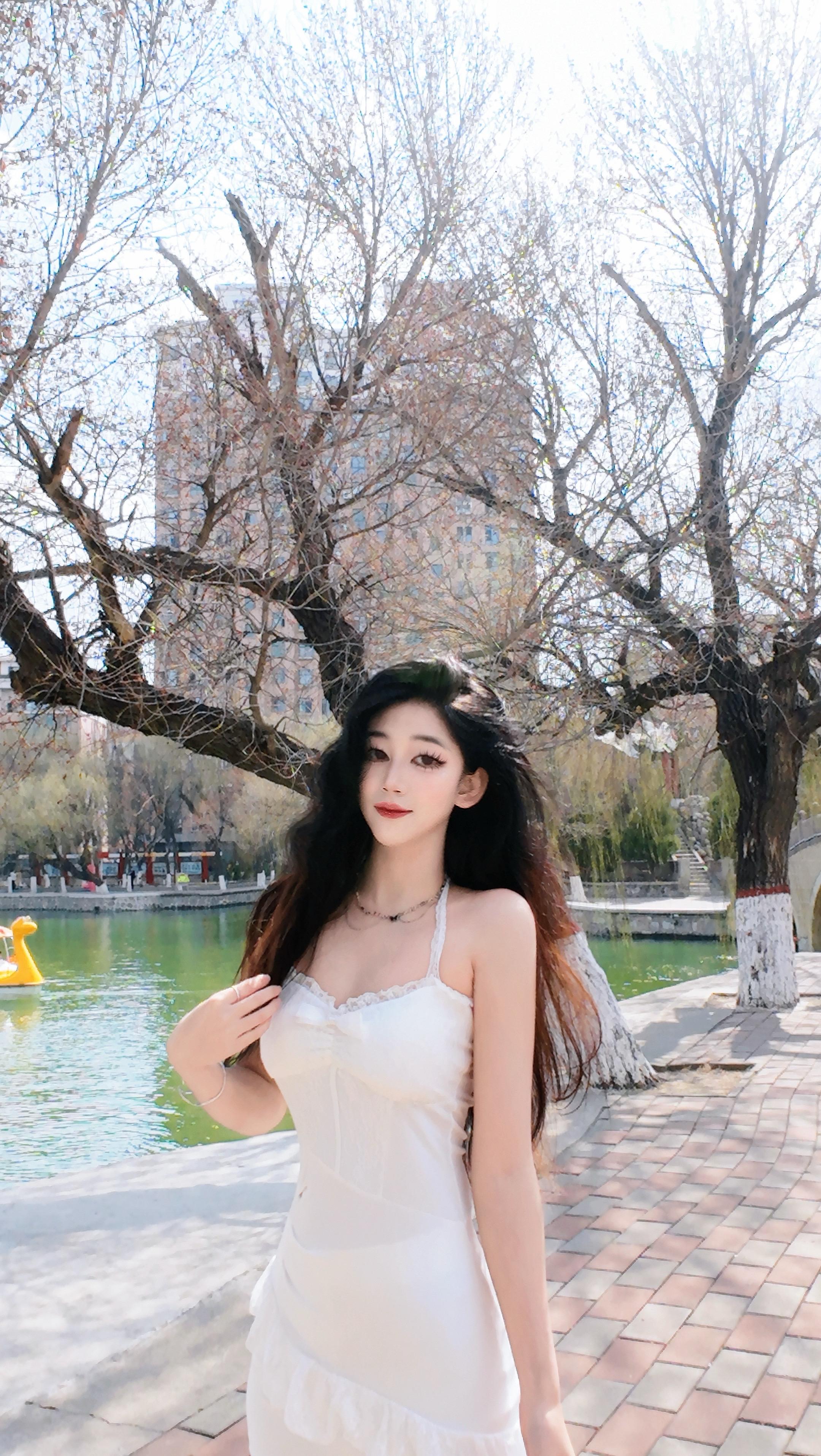 我們的世界不應該只剩彼此嗎