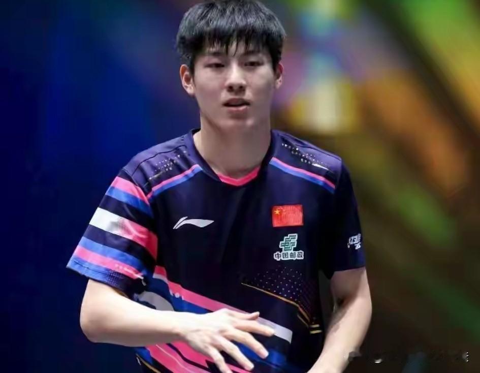 国乒男单1胜1负，周启豪逆转开门红，温瑞博惨遭开门黑。WTT新加坡大满贯男单1/