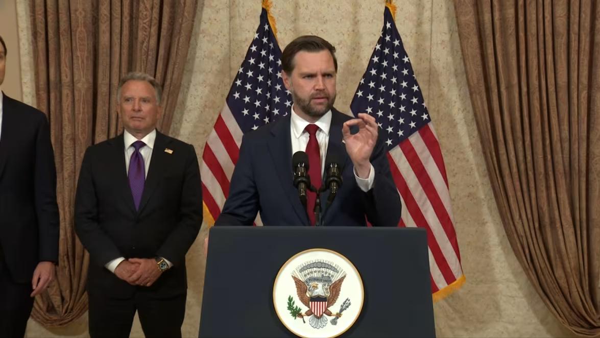 谈了21个小时，美国副总统眼睛都快谈绿了。

后半夜出来宣布：好消息是和伊朗有了