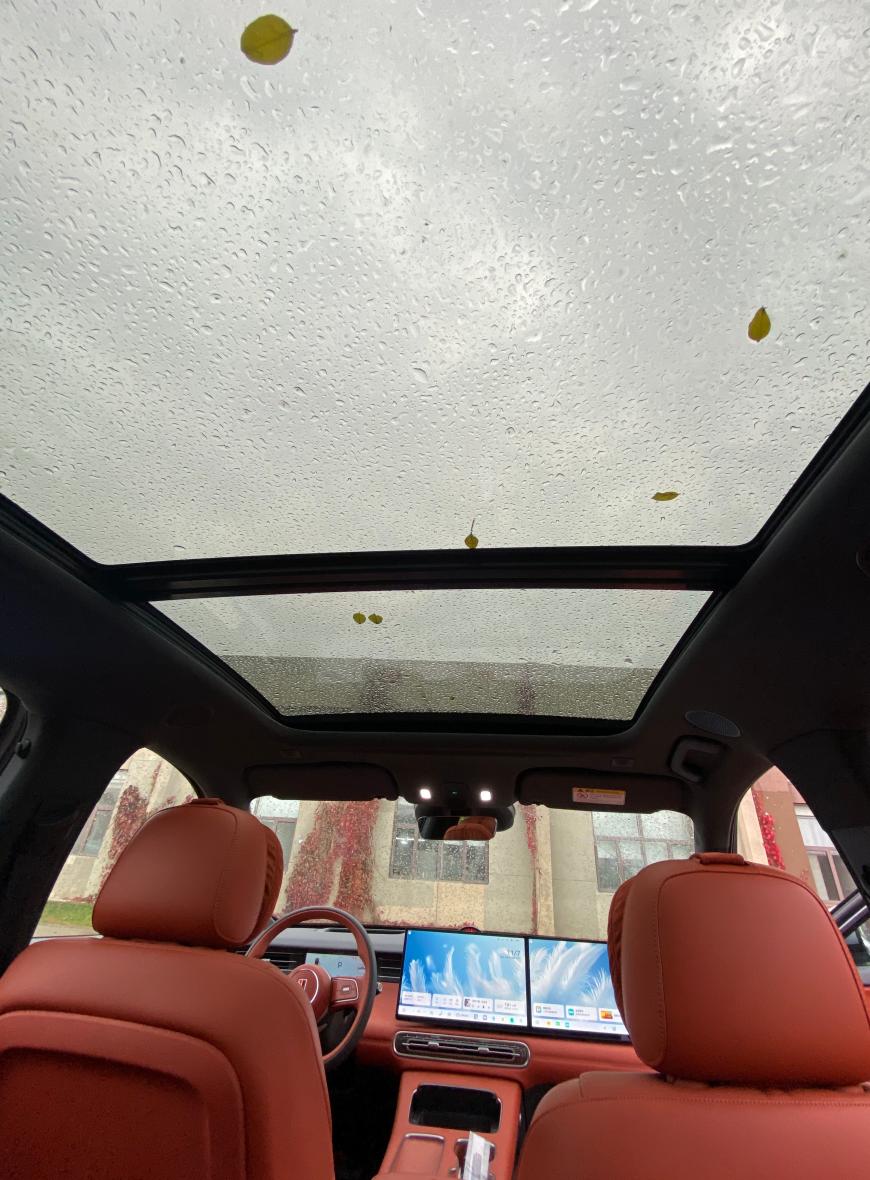 打破价格认知！红旗 HS6 PHEV上市重塑大五座价值
中大型SUV定价居高不下