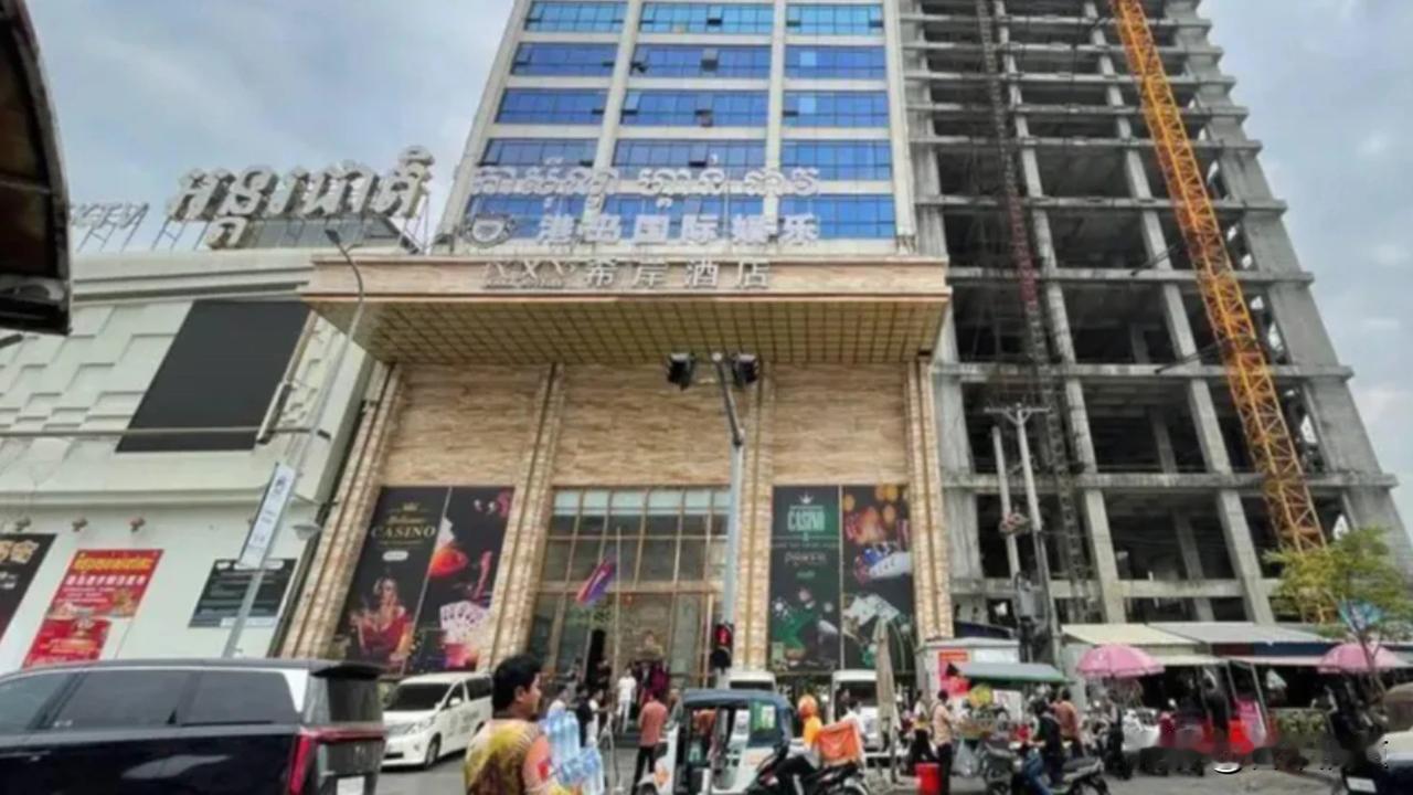 柬埔寨一女子坠楼身亡，警方追查同住男子，真相究竟如何？
昨天看到好几条新闻，说的