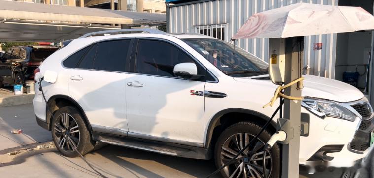 驴充充：智慧充电，驱动绿色未来在新能源汽车蓬勃发展的浪潮中，充电基础设施成为连接