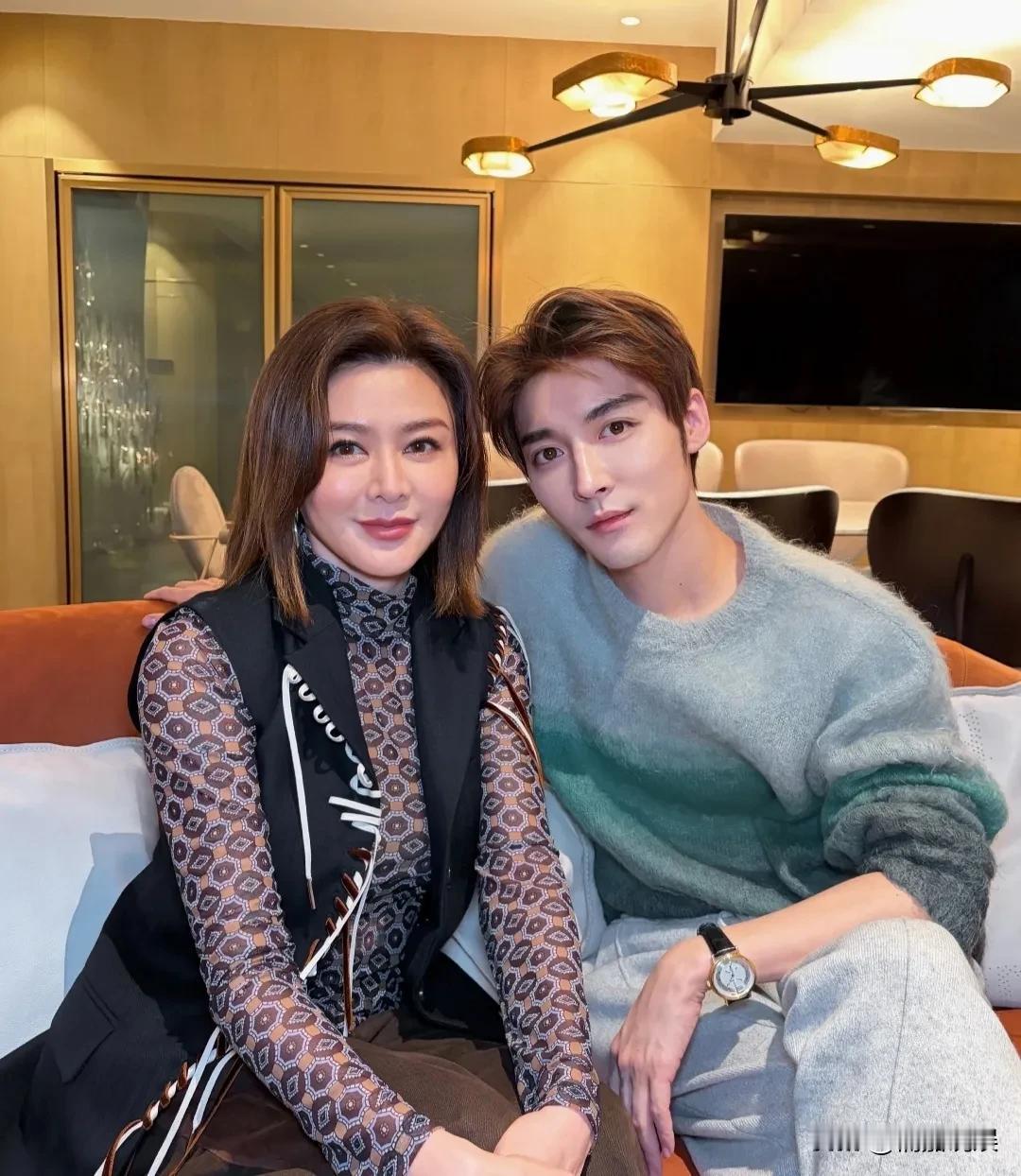 63岁的关之琳，现身北京。
果然法拉利依旧是法拉利，哪怕是老了，颜值依旧秒杀旁人