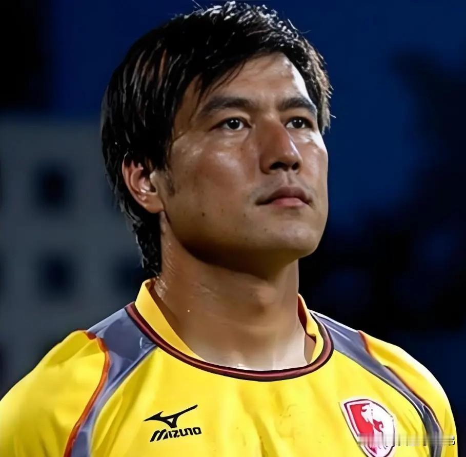 当年江津铁心加盟上海中远队，请各方高抬贵手，否则唯有退役
03年1月25日，中国