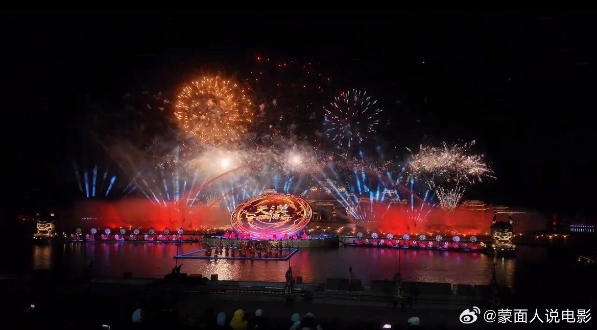 春色兴汉里 风雅胜境中胜境好春光  【兴汉胜境｜繁花遇汉服，一步一韵皆成诗】踏入