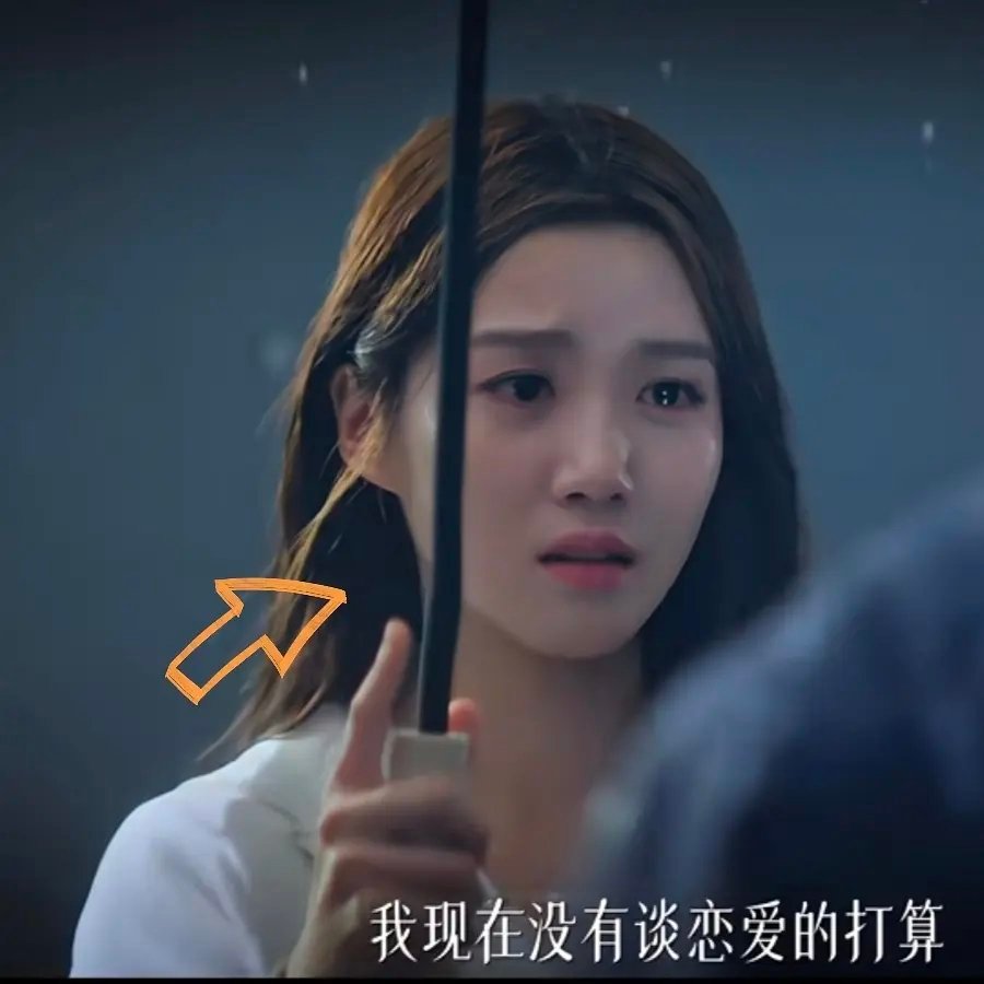 卢昱晓大图怎么脸大了一圈？ 