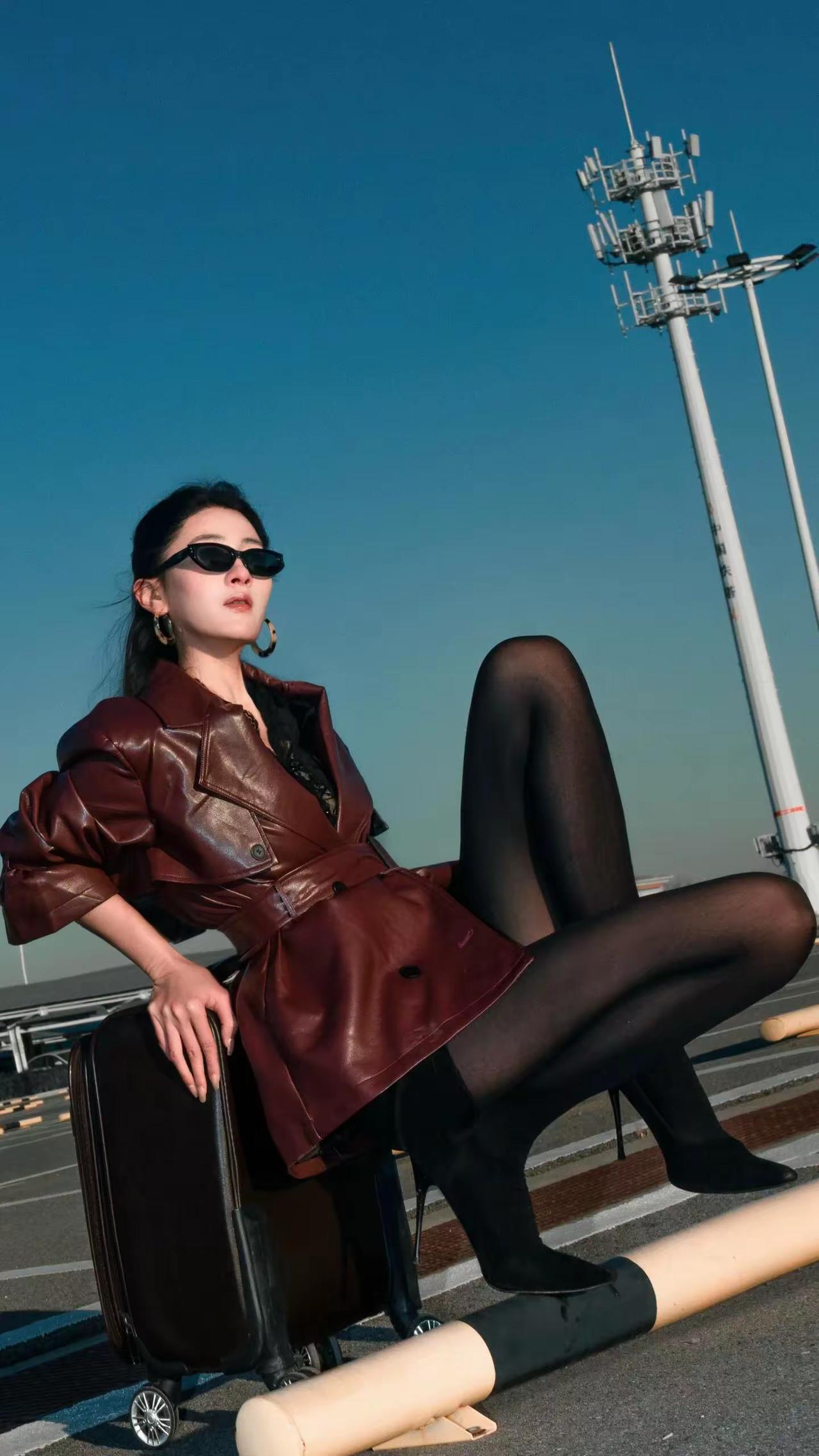 街头拍酷飒大片，镜头感直接拉满！
街头酷姐大片 时尚大片随手拍