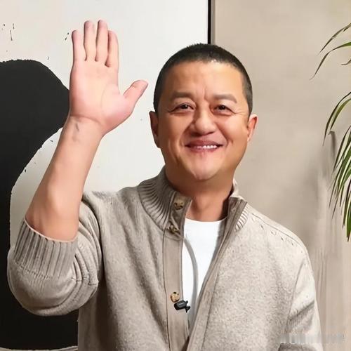 不查不知道！李亚鹏早已还清外债，上亿积蓄大多都投入了公益
 
谁能想到，一直被大